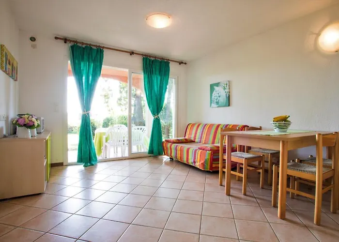 Marina Corsa 3 6 Persons 150 M Sandy * גהיסונאצ'יה