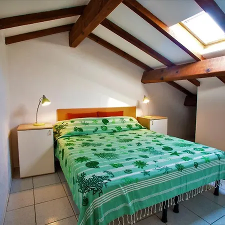 Marina Corsa 3 6 Persons 150 M Sandy *