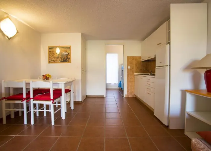 Appartement Marina Corsa 3 6 Persons 150 M Sandy